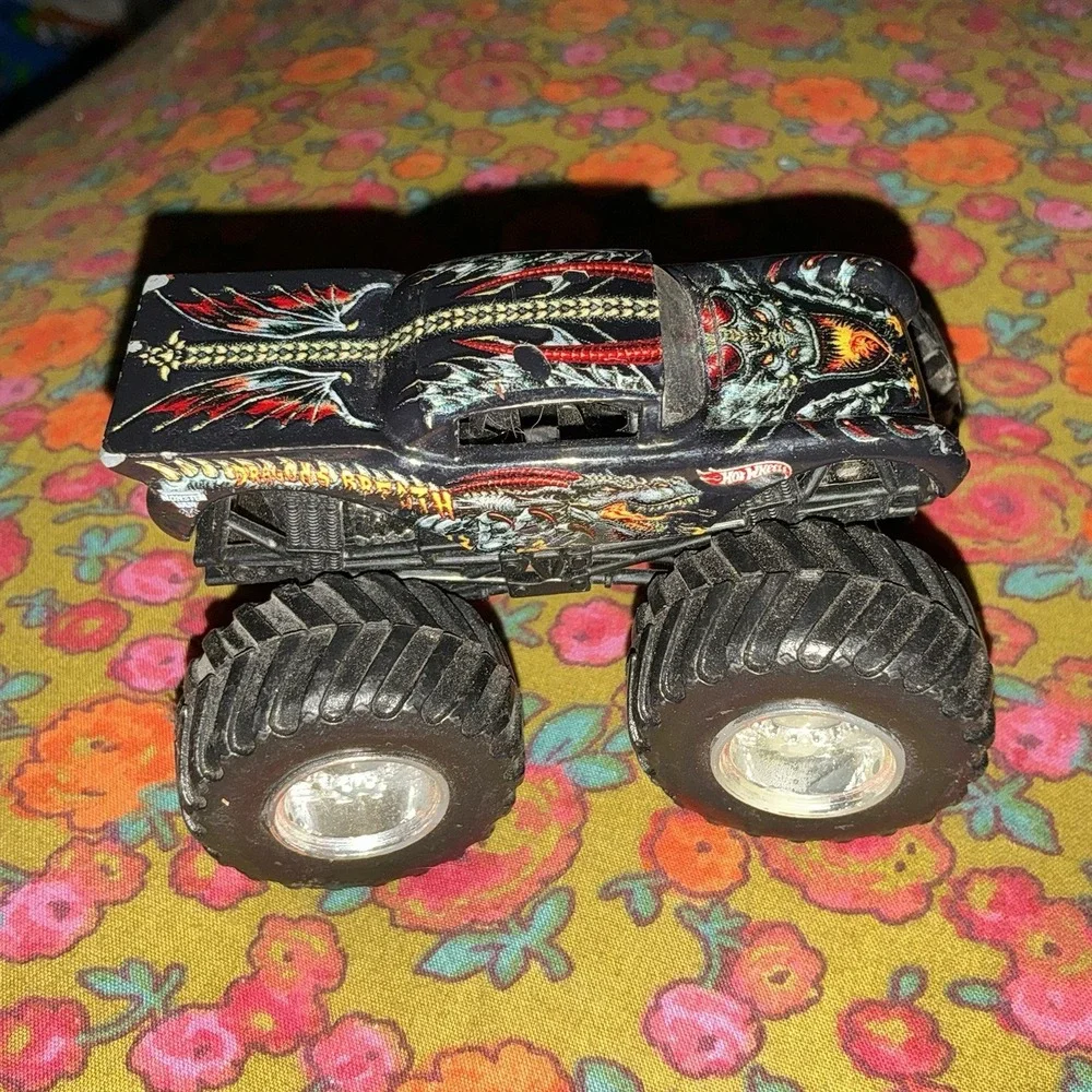Hot Wheels 4x4  Muscle Machine Monster Car Dragons Breath